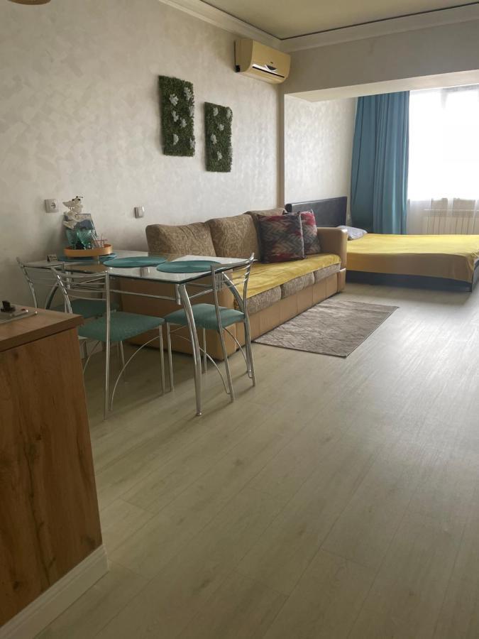 Арбат Apartment Alma-Ata Exteriör bild
