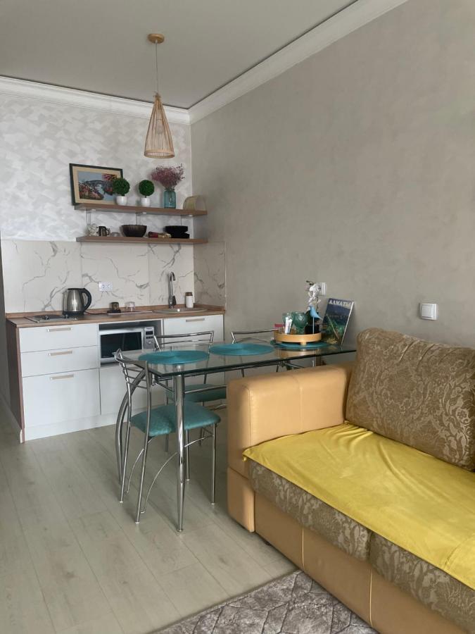 Арбат Apartment Alma-Ata Exteriör bild